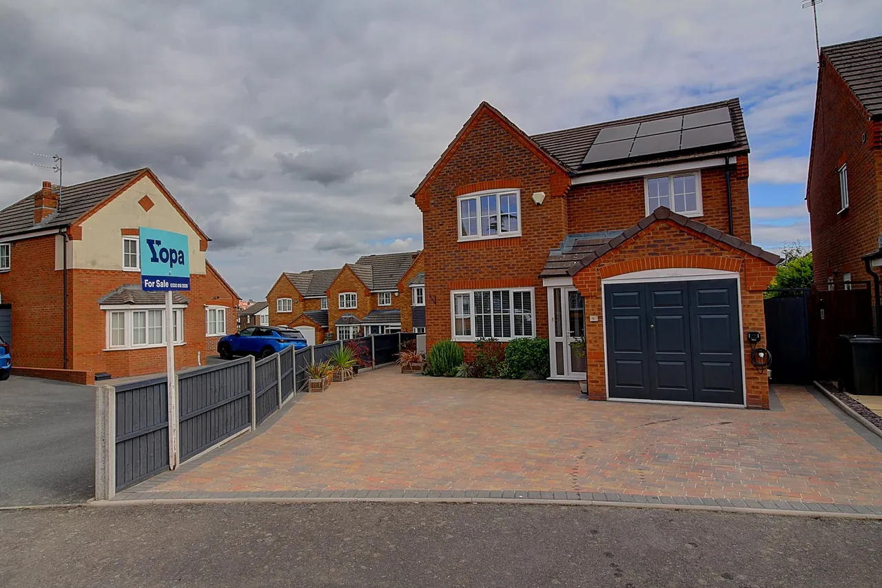 Coombe Drive, Nuneaton, CV10, photo 32