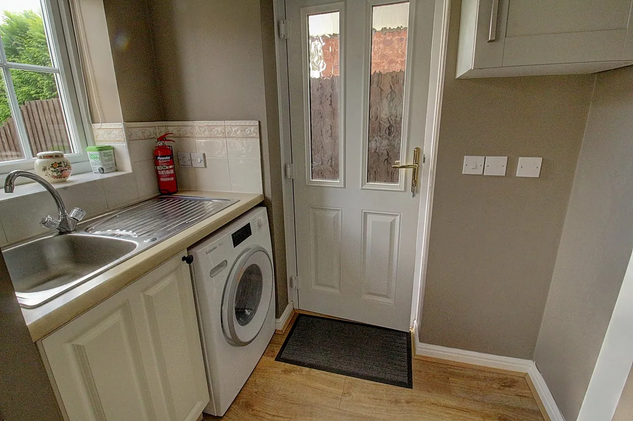 Coombe Drive, Nuneaton, CV10, photo 13