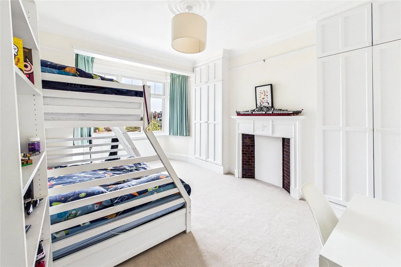 Upper Tulse Hill, London, SW2, photo 17