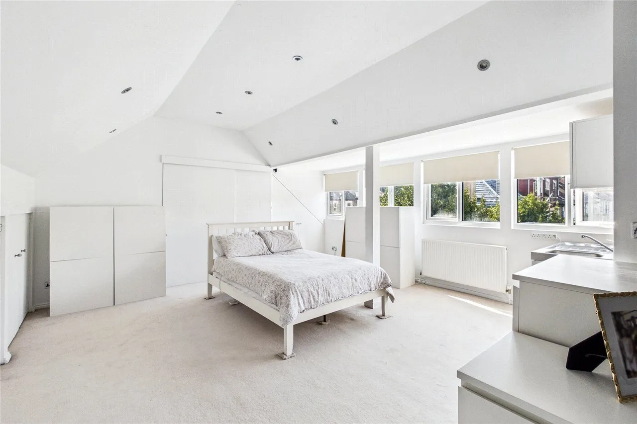 Upper Tulse Hill, London, SW2, photo 13