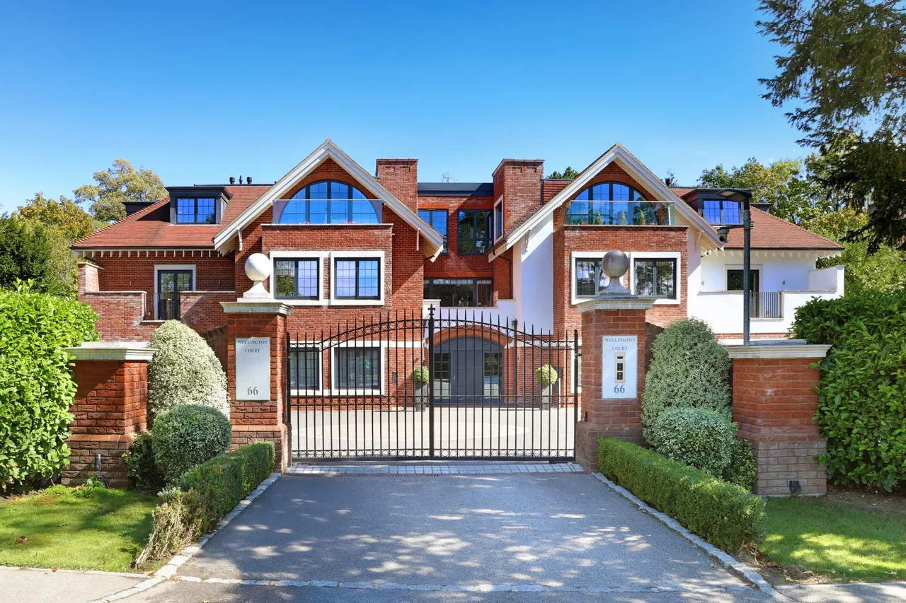 3 bed flat for sale, Penn Road, Beaconsfield, HP9