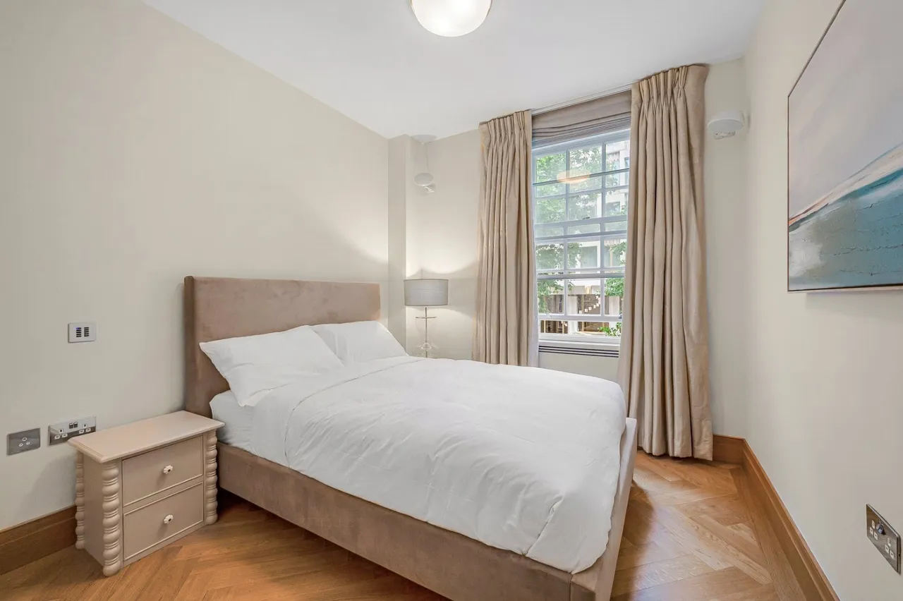Upper Grosvenor Street, London, W1K, photo 10
