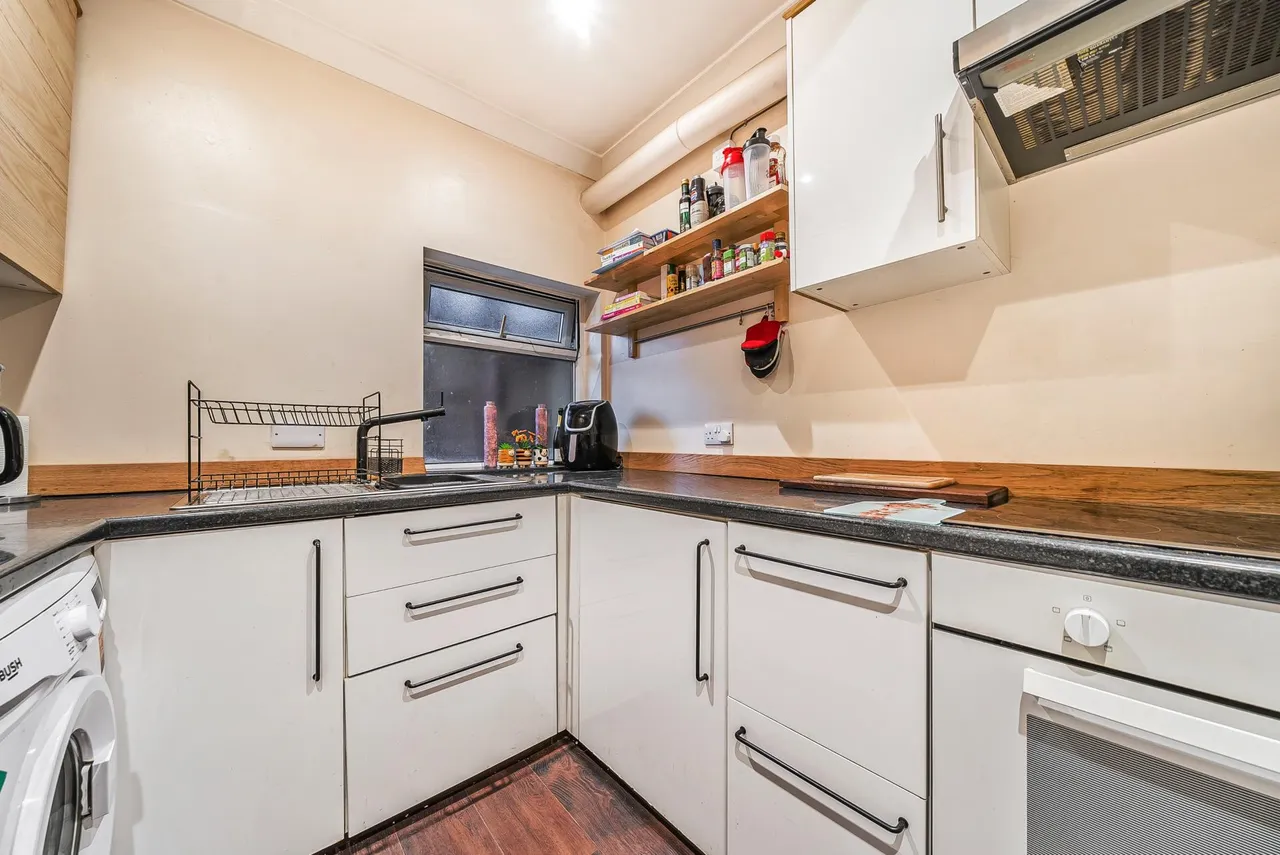 Belvedere Drive, Newbury, RG14, photo 6
