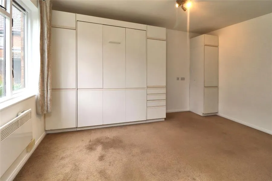 Tintagel Way, Woking, GU22, photo 4