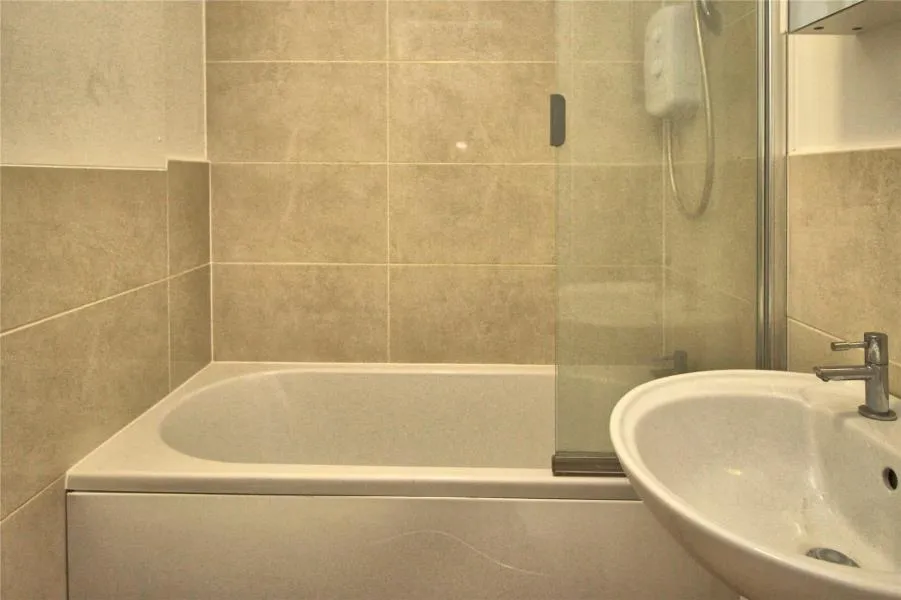Tintagel Way, Woking, GU22, photo 5