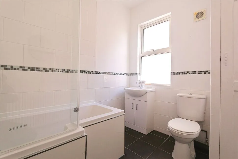 Manchester Road, Denton, M34, photo 7