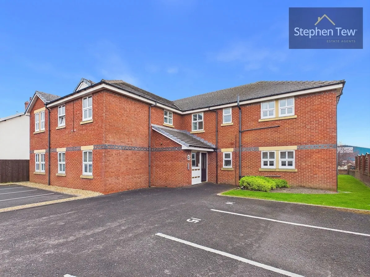 Squires Gate Lane, Blackpool, FY4, photo 8
