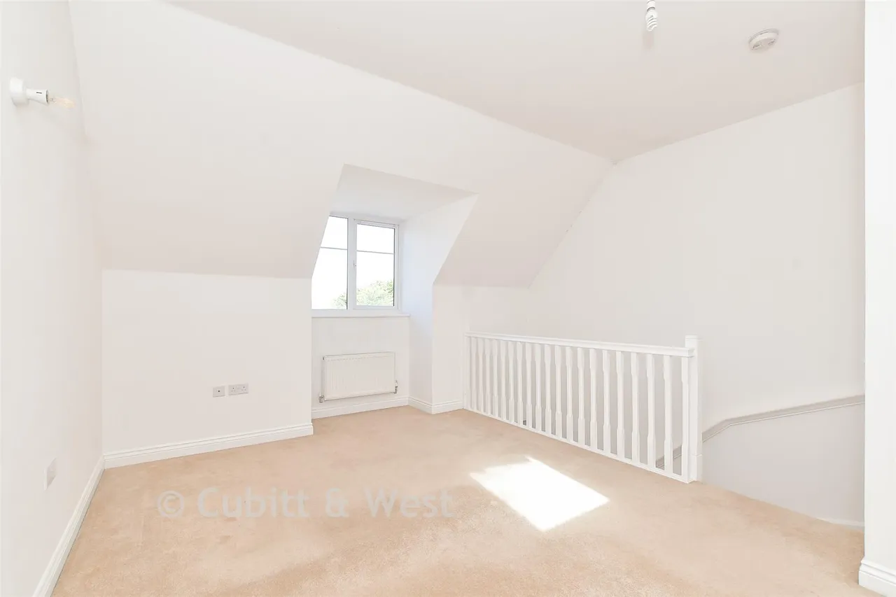 Oaklands Avenue, Rowland's Castle, PO9, photo 7