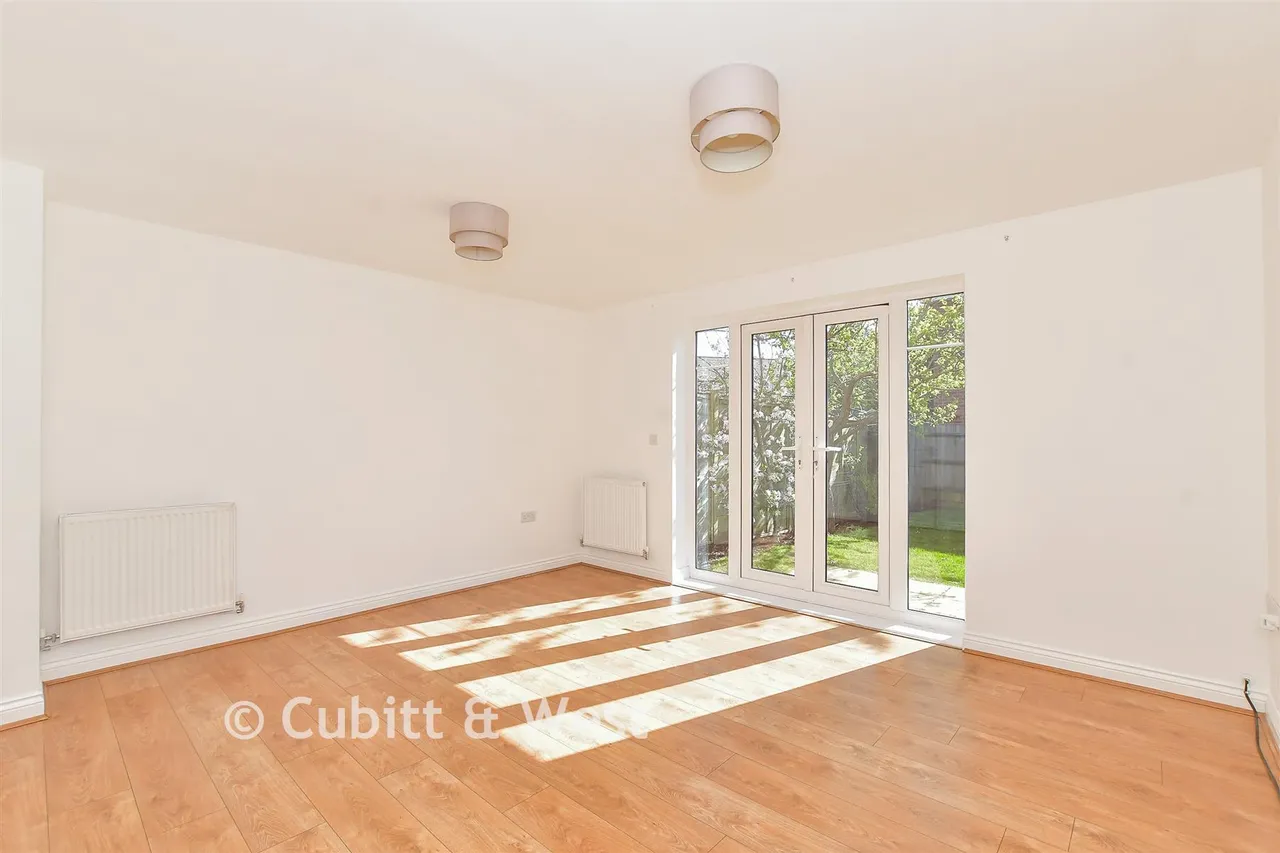 Oaklands Avenue, Rowland's Castle, PO9, photo 3