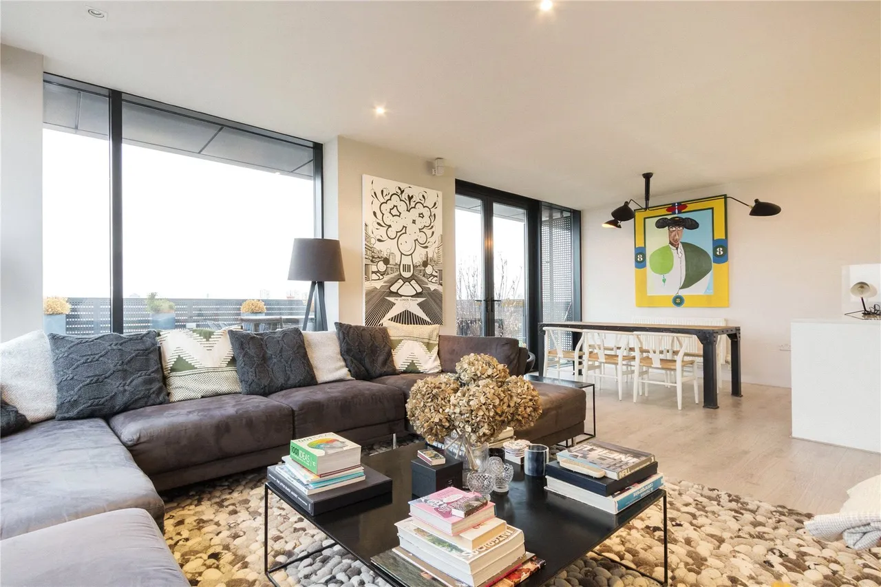 2 bed flat to rent, Amelia Street, London, SE17