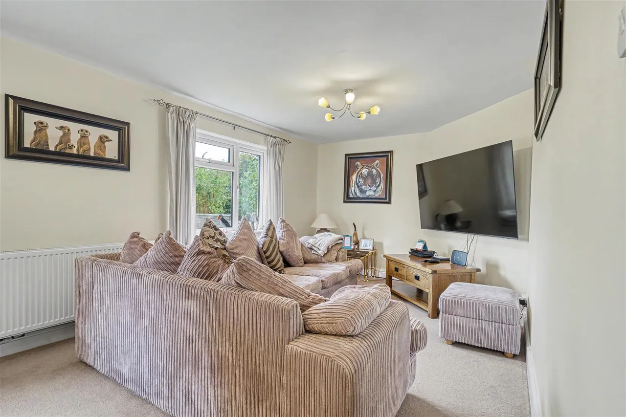 Manston Road, Sturminster Newton, photo 3