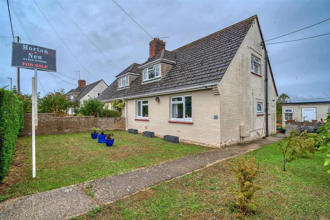 2 bed house for sale, Manston Road, Sturminster Newton