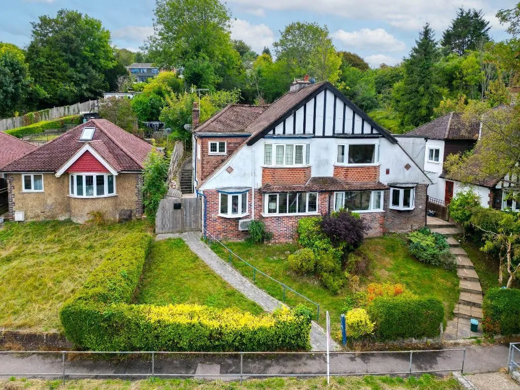 3 bed house for sale, Hillbury Road, Warlingham