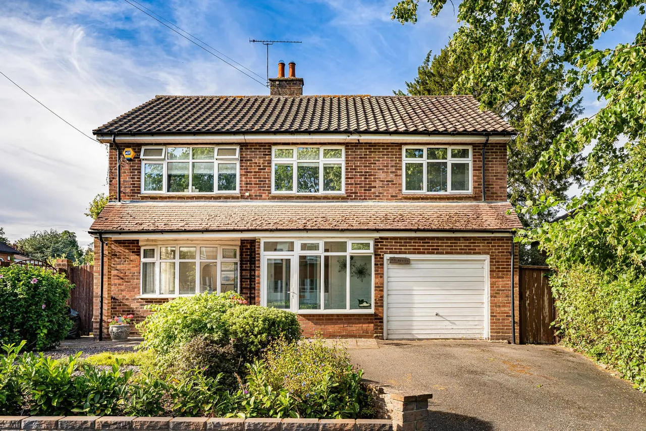 4 bed house for sale, Middle Hill, Egham, TW20