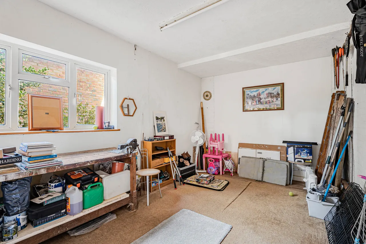 Middle Hill, Egham, TW20, photo 16