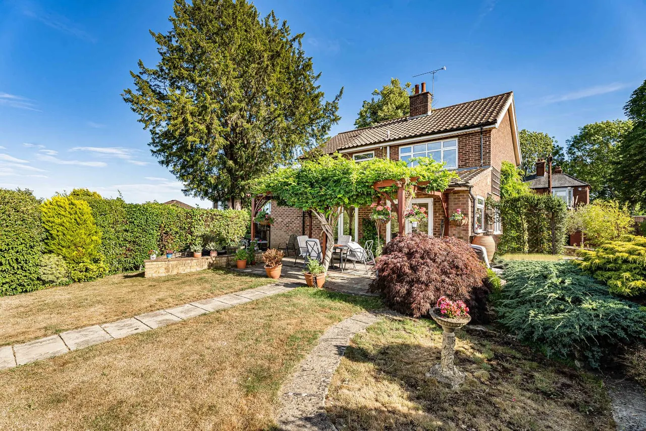 Middle Hill, Egham, TW20, photo 9