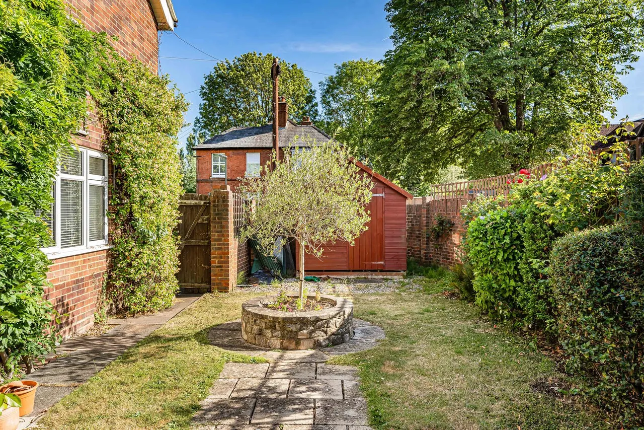 Middle Hill, Egham, TW20, photo 32