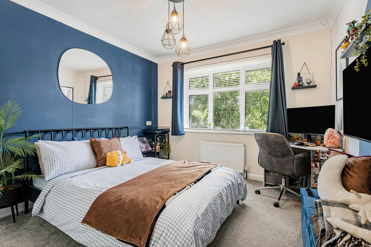 Middle Hill, Egham, TW20, photo 21