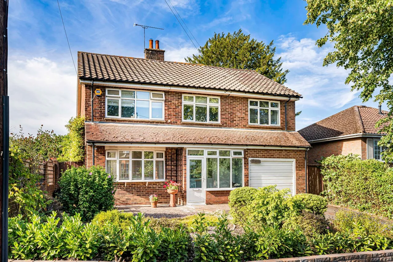 Middle Hill, Egham, TW20, photo 40