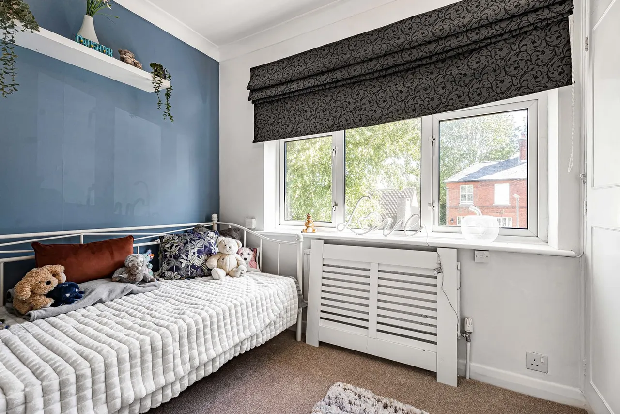 Middle Hill, Egham, TW20, photo 28