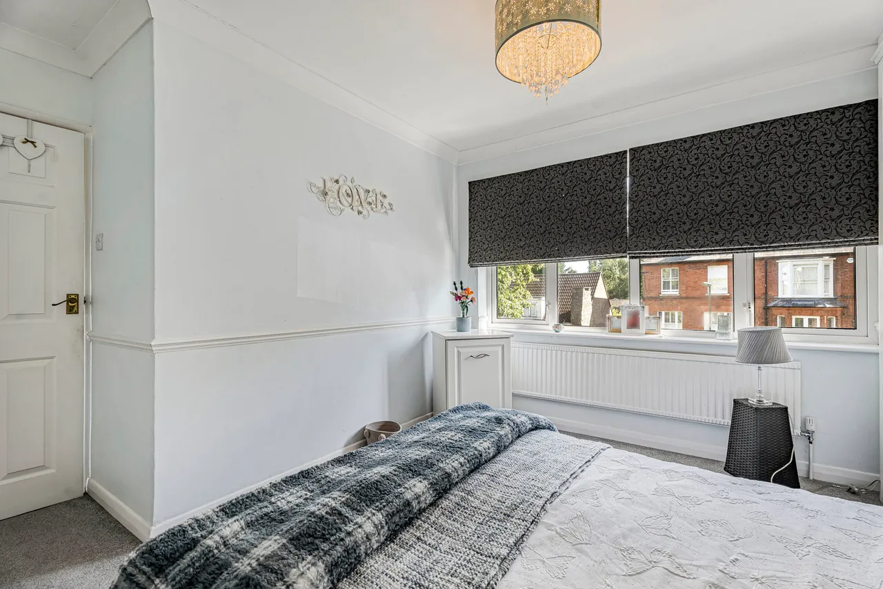Middle Hill, Egham, TW20, photo 26