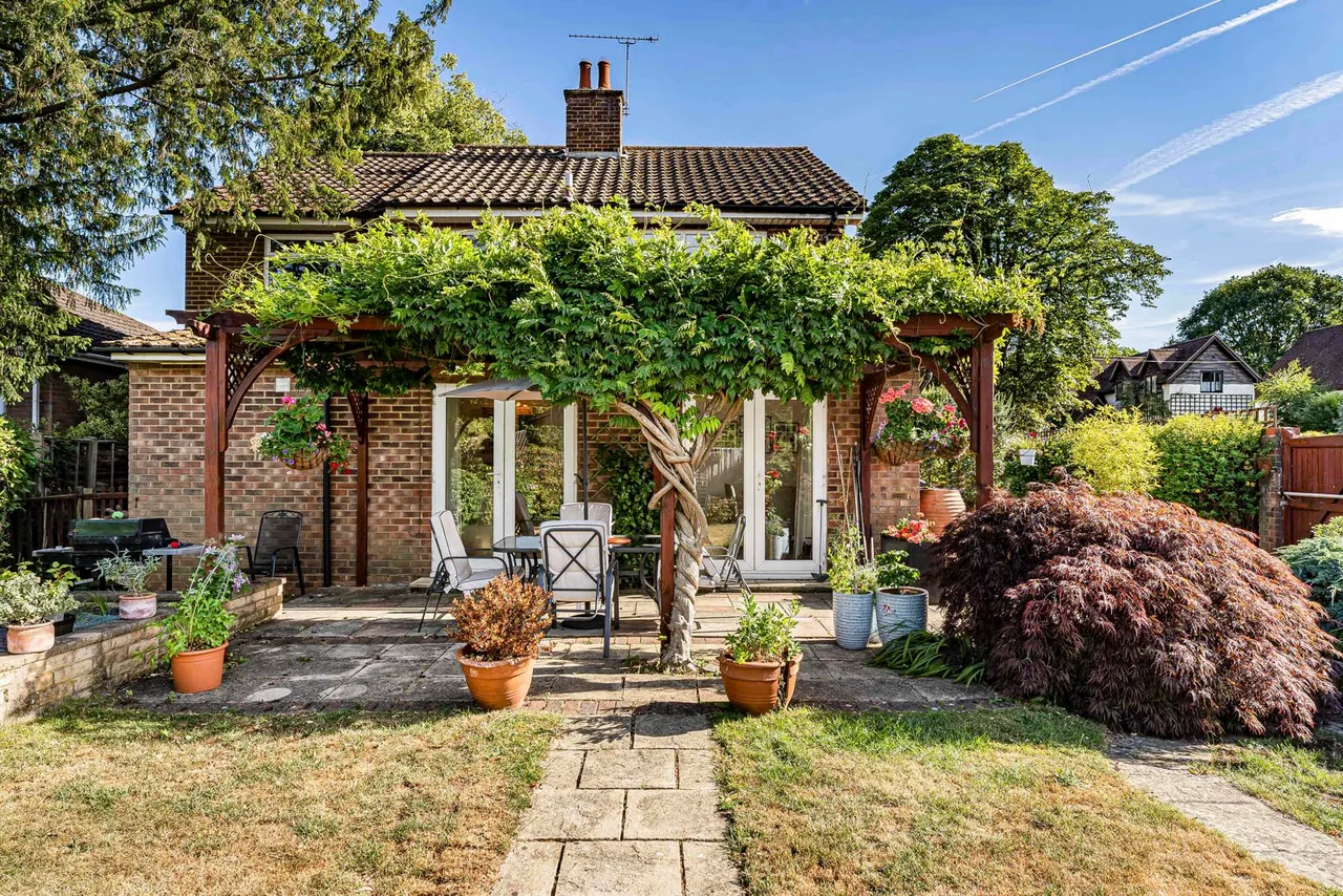 Middle Hill, Egham, TW20, photo 36