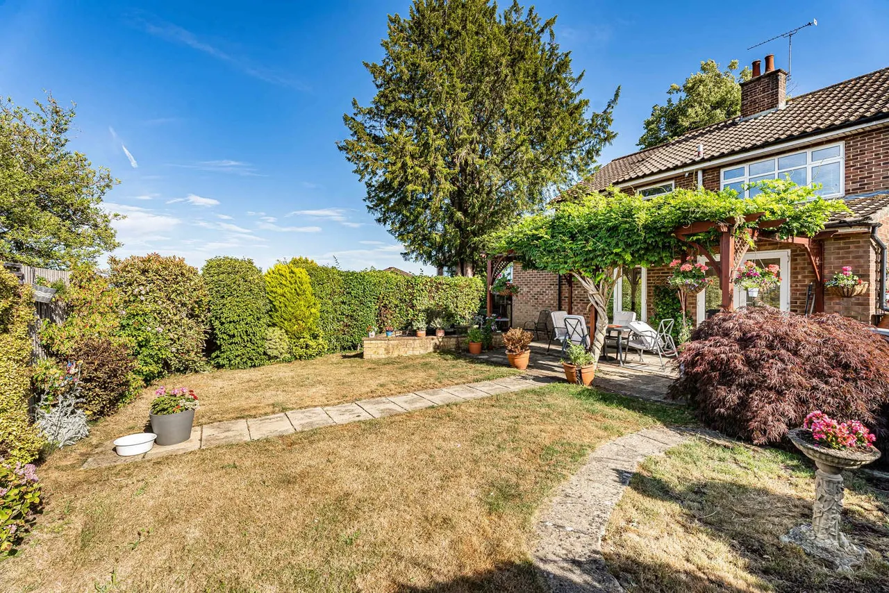 Middle Hill, Egham, TW20, photo 35