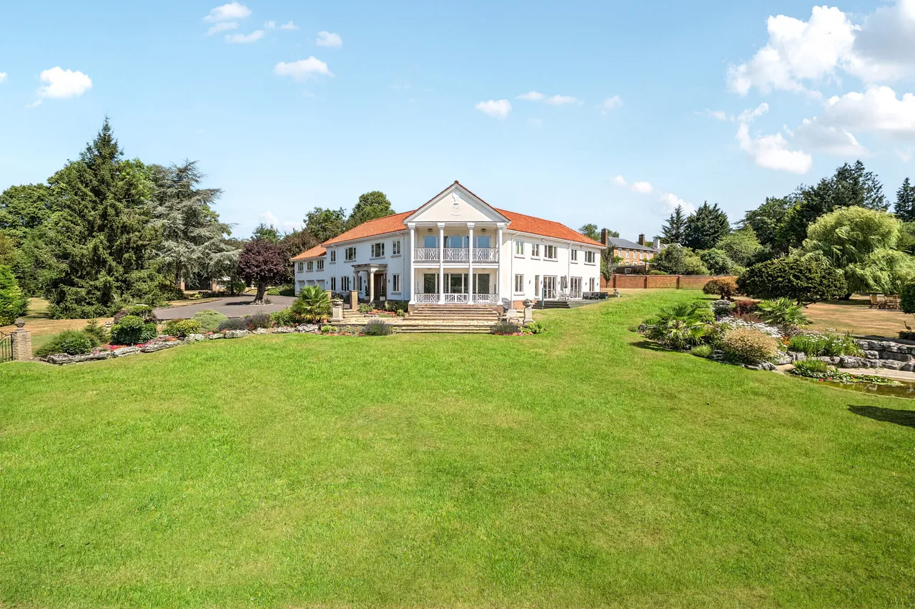 5 bed house for sale — Fulmer Road, Fulmer, SL3