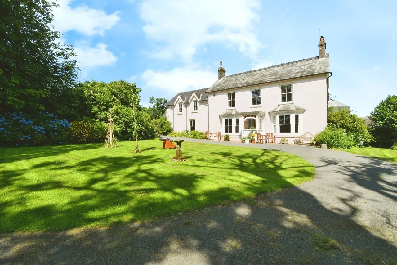 6 bed house for sale, Fishguard, SA65