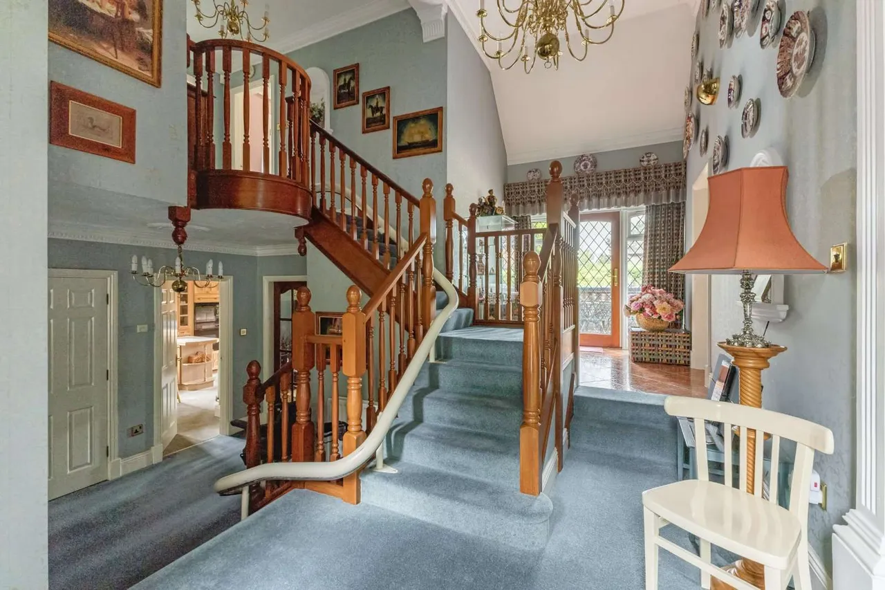 Lovedon Lane, Kings Worthy, Winchester, Hampshire, SO23 7NJ, photo 6