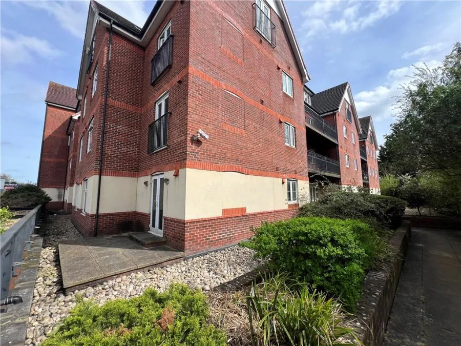 London Road, Camberley, GU15, photo 5