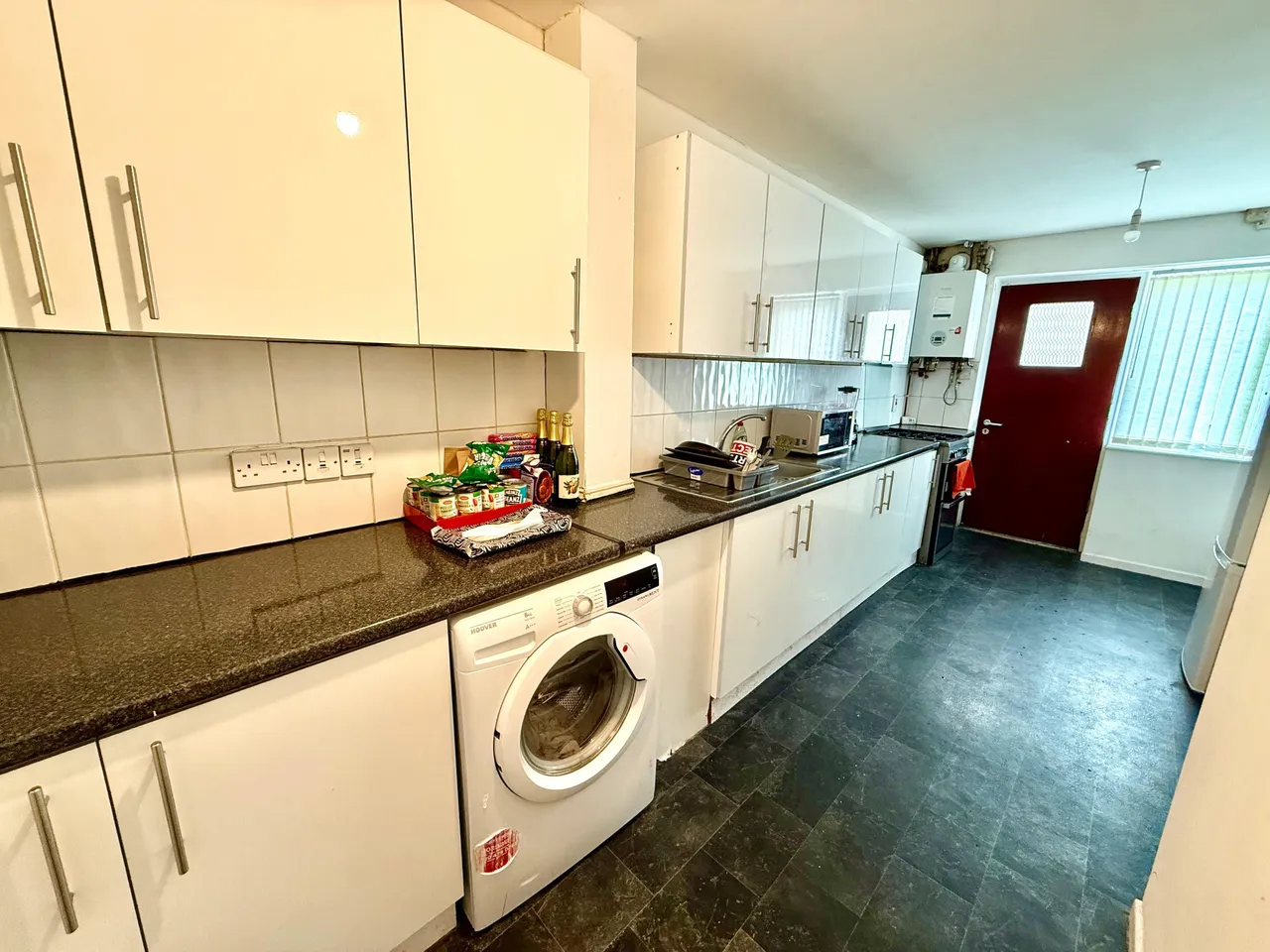 Room 2, Milnrow Close, City Centre Border M13, photo 4