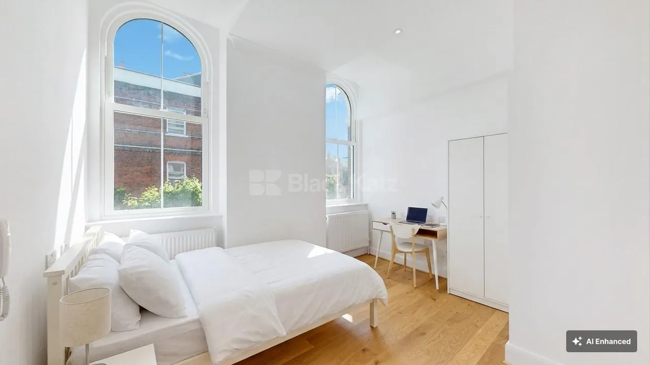 High Road, London, NW10, photo 7