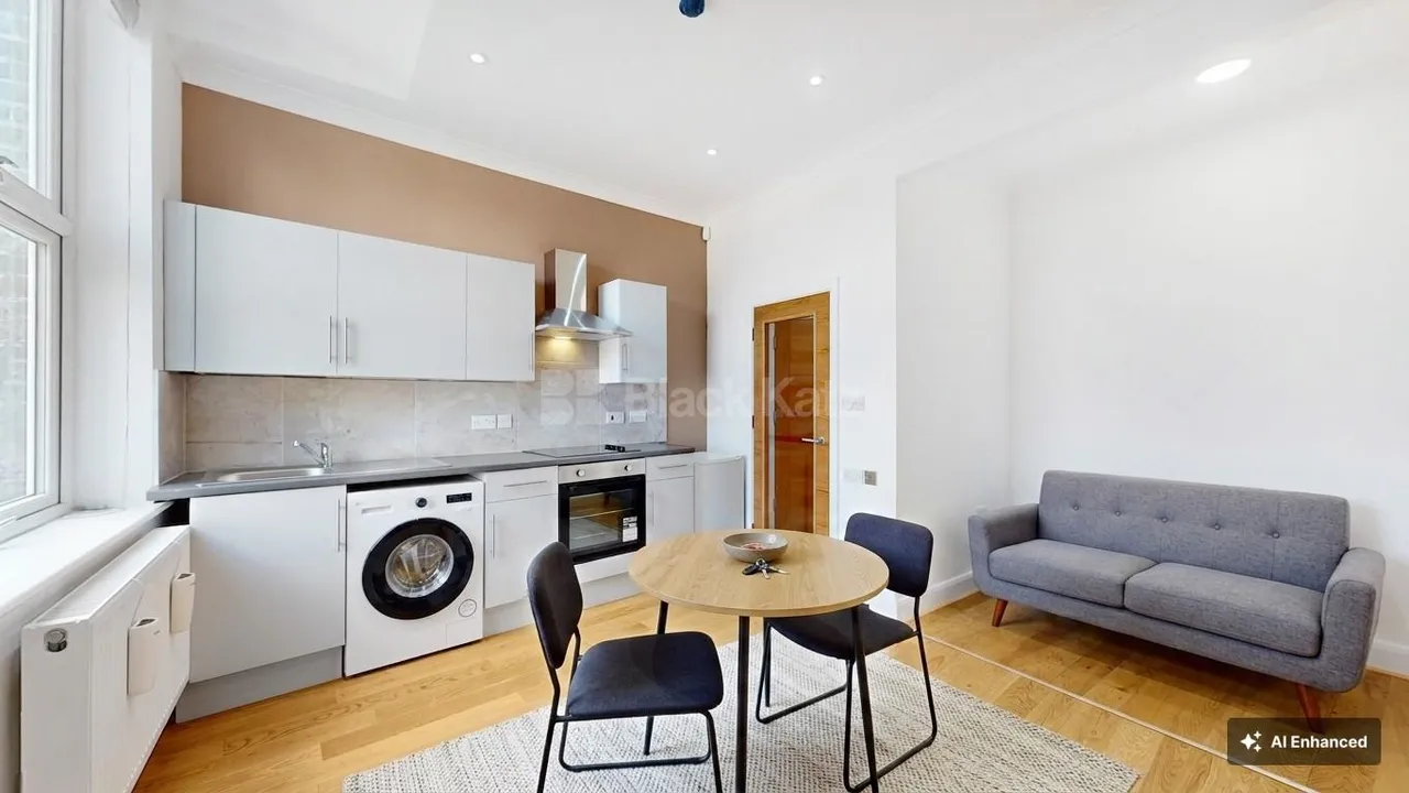 3 bed property to rent, High Road, London, NW10