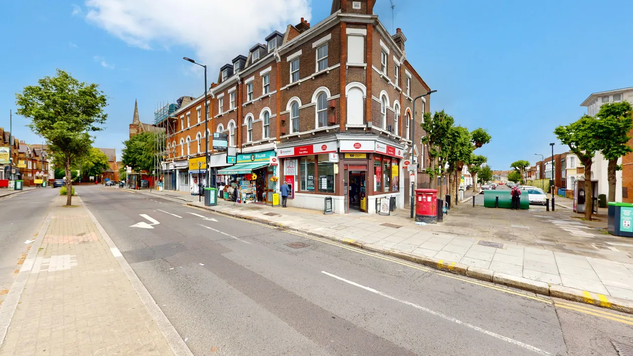 High Road, London, NW10, photo 9