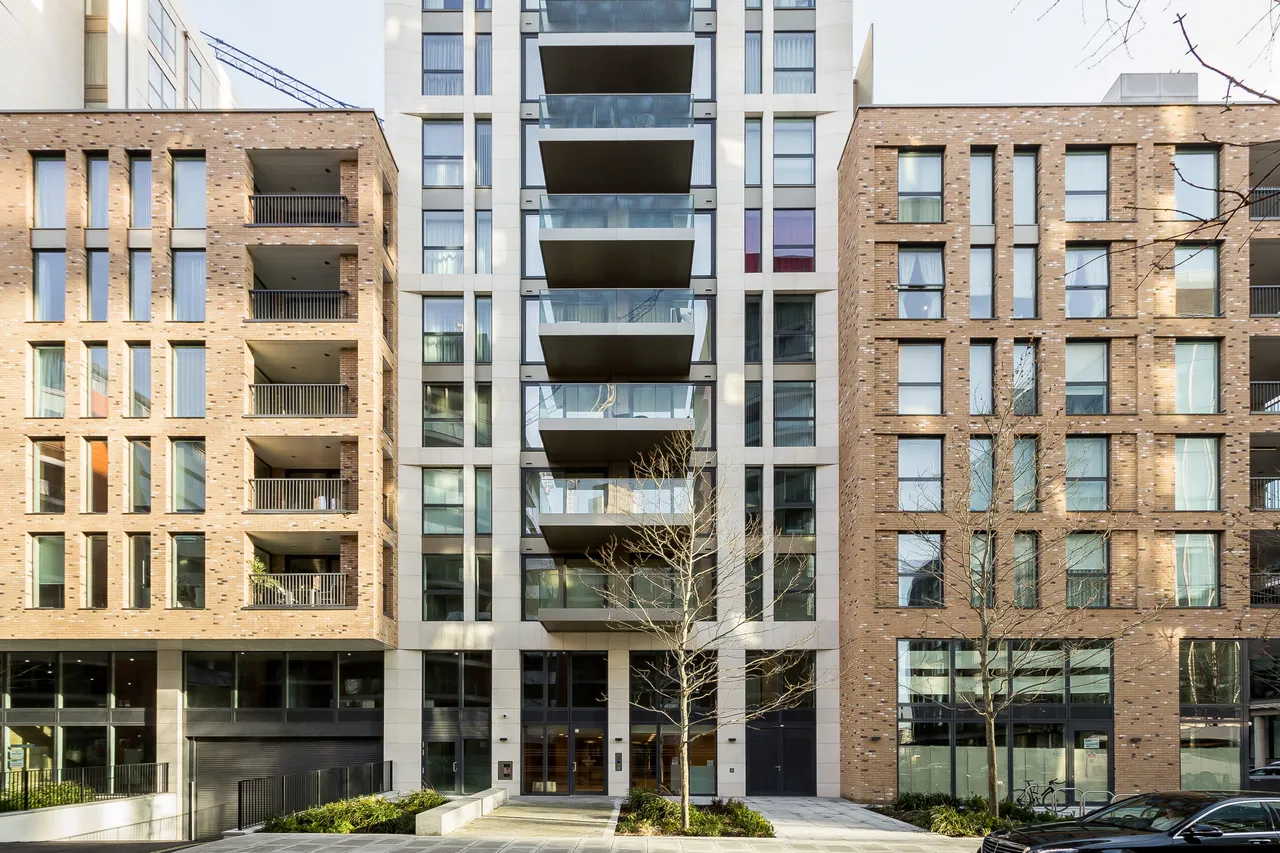 3 bed flat for sale, Hermitage Street, London, W2