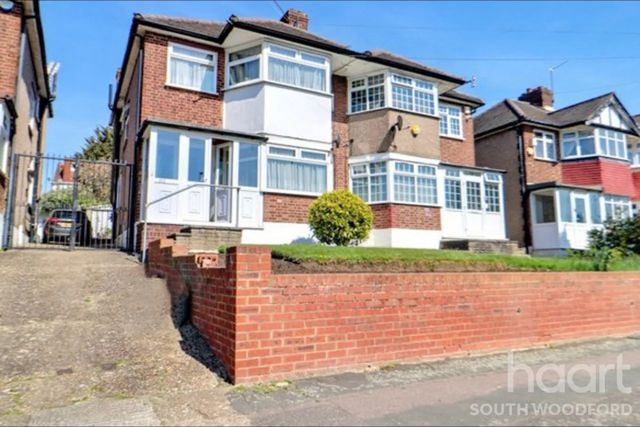 3 bed house for sale, Southend Road, Woodford Green, IG8
