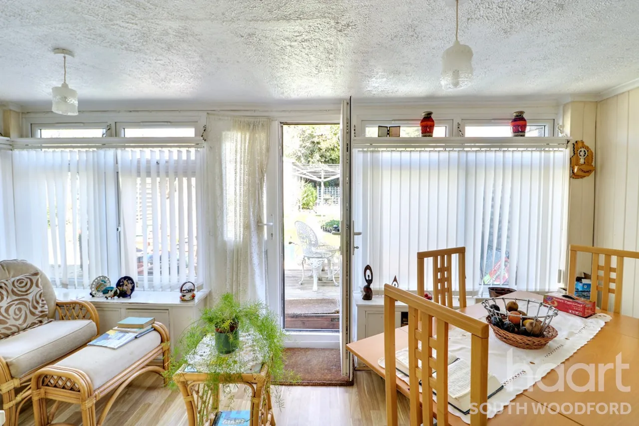 Southend Road, Woodford Green, IG8, photo 5