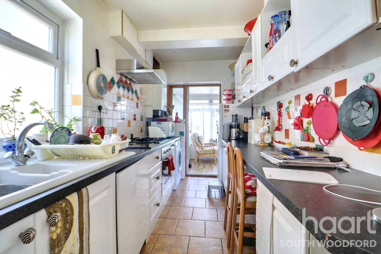 Southend Road, Woodford Green, IG8, photo 4