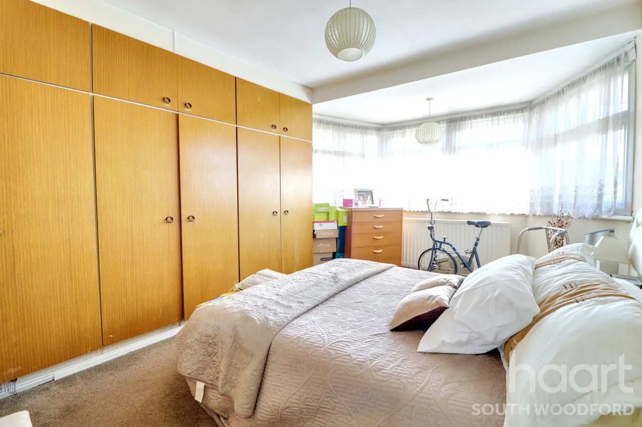 Southend Road, Woodford Green, IG8, photo 16