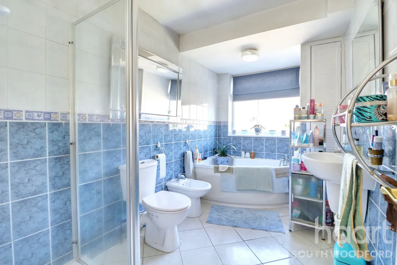 Southend Road, Woodford Green, IG8, photo 13