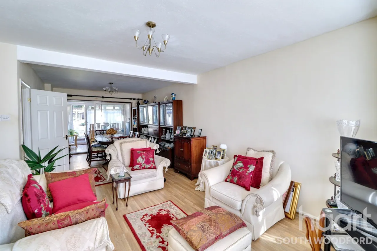 Southend Road, Woodford Green, IG8, photo 2