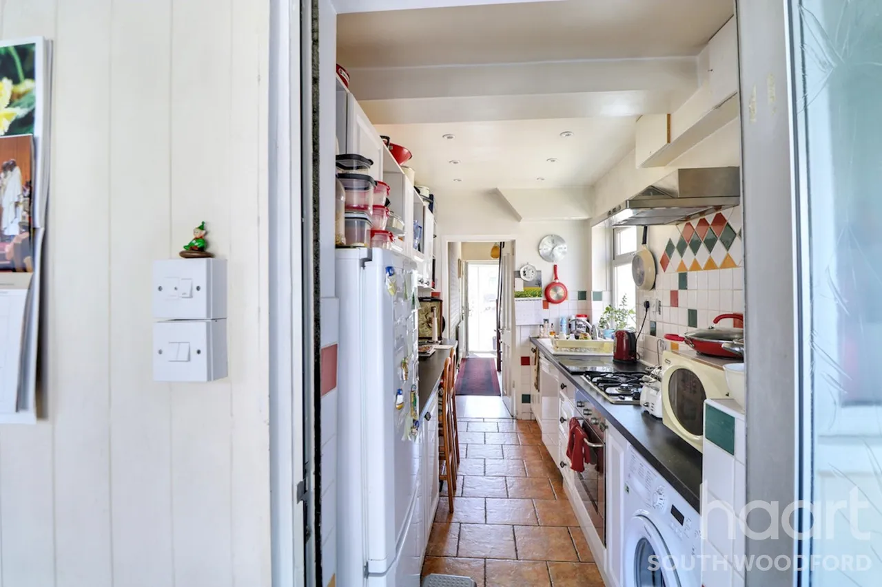 Southend Road, Woodford Green, IG8, photo 10