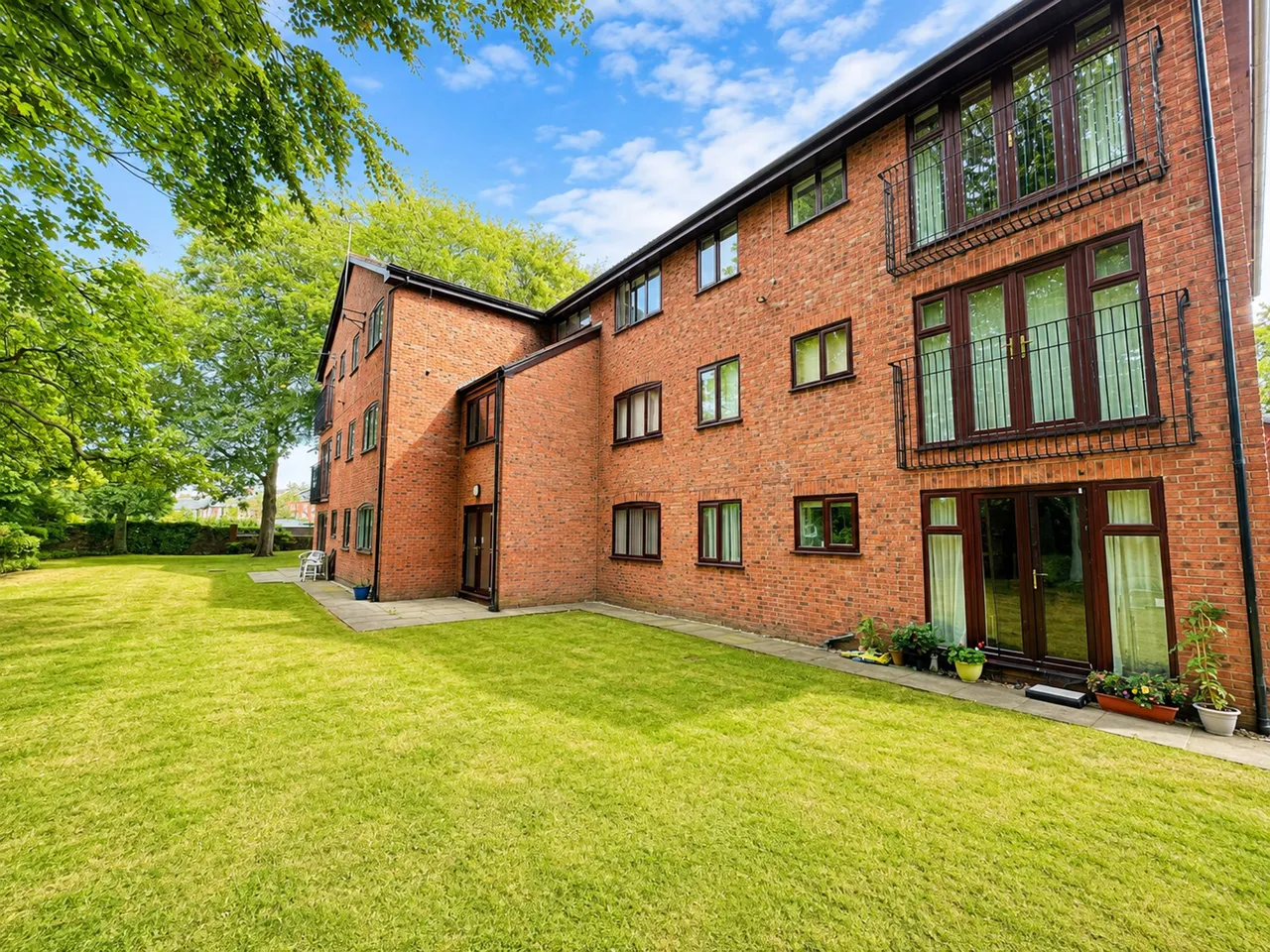 Plumley Close, SK3, photo 15