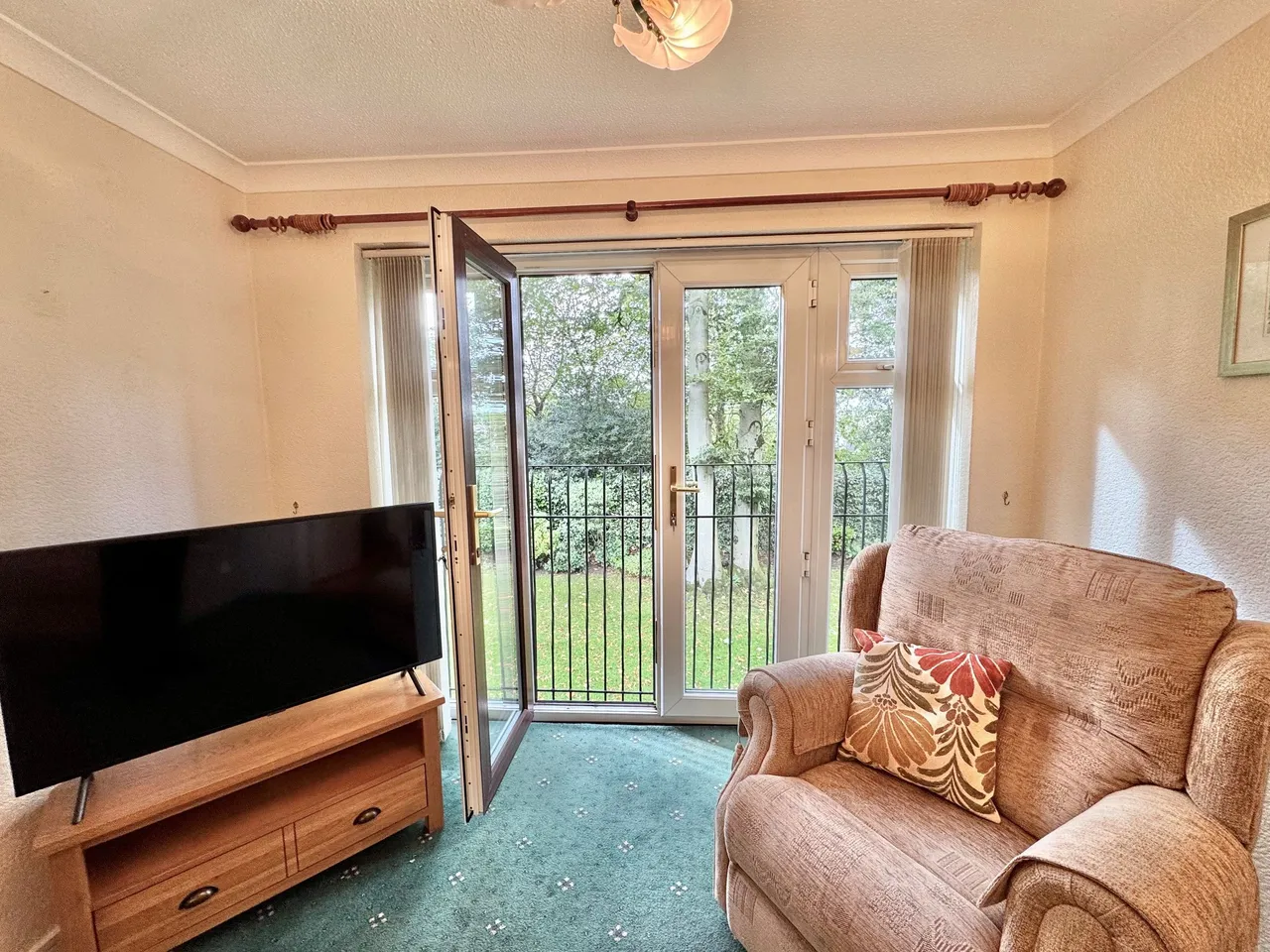 Plumley Close, SK3, photo 4