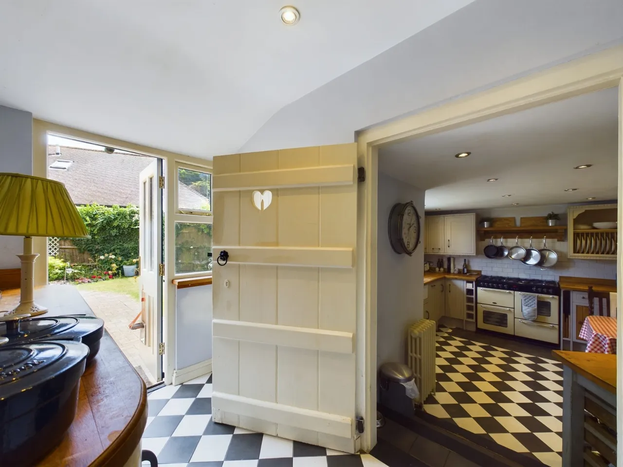 Stanwell, Surrey, photo 12