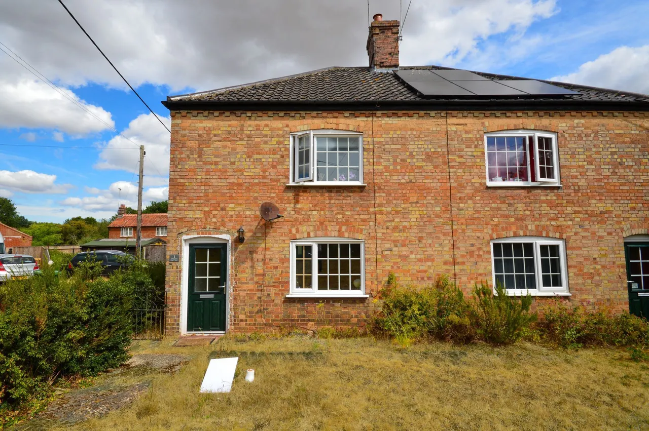 2 bed house to rent, Corpusty