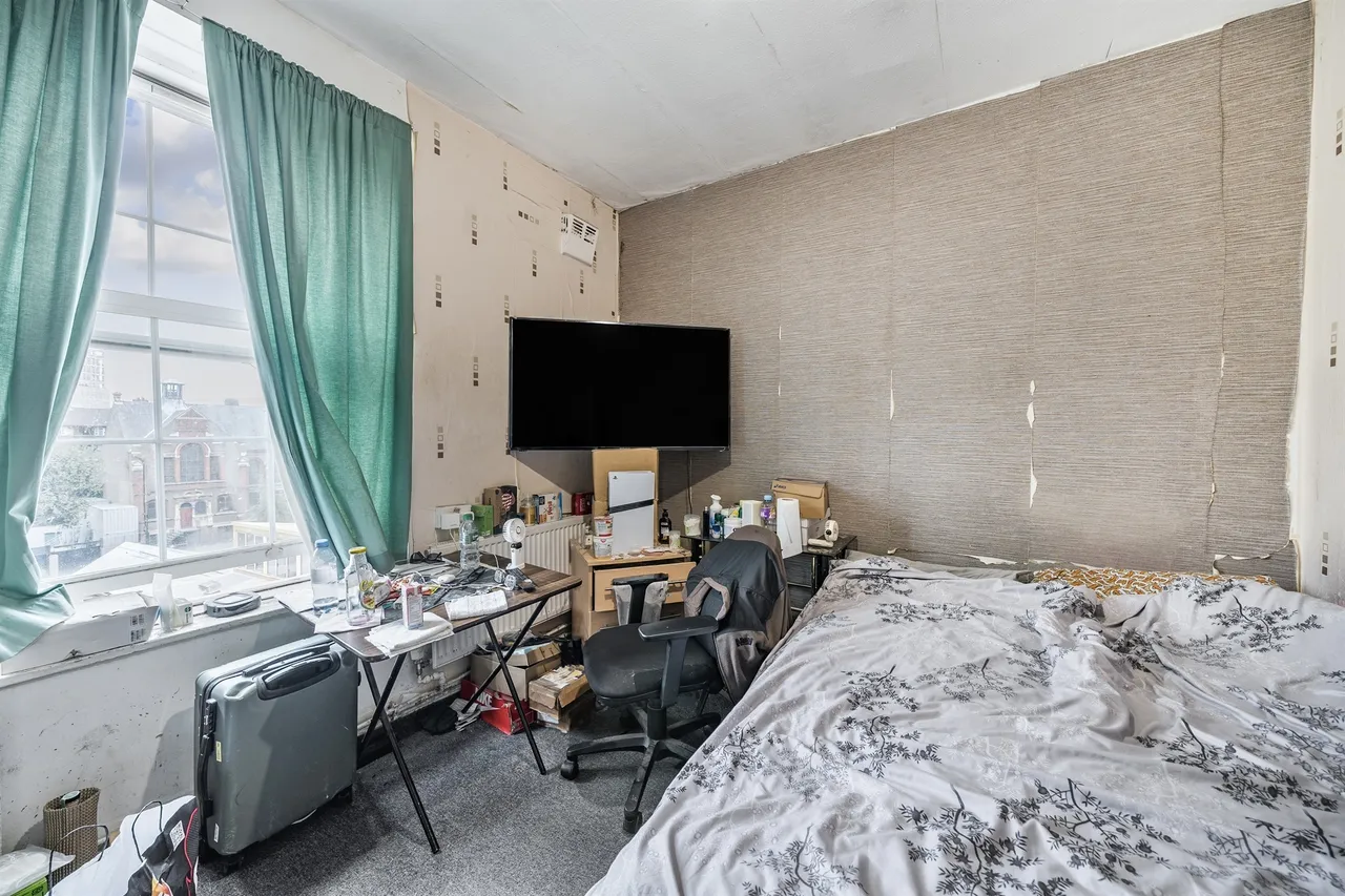 Falmouth Road, London, photo 12