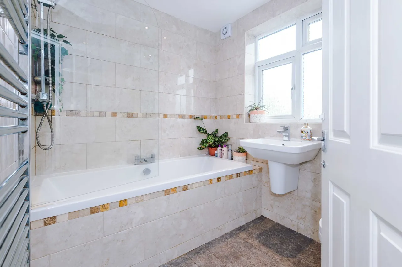Thelwall New Road, Thelwall, Warrington, Warrington, WA4 2HR, photo 19