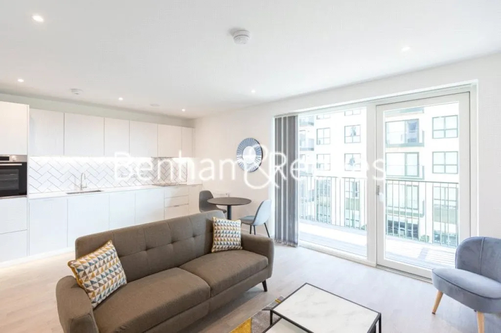 1 bed flat to rent, Cedrus Avenue, Southall, UB1
